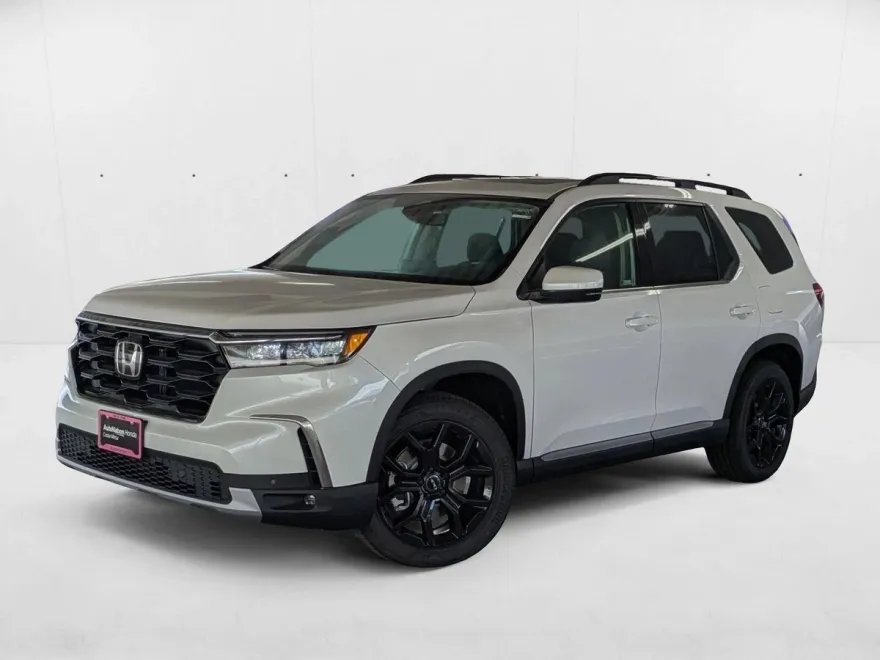 2025 Honda Pilot Touring photo 1
