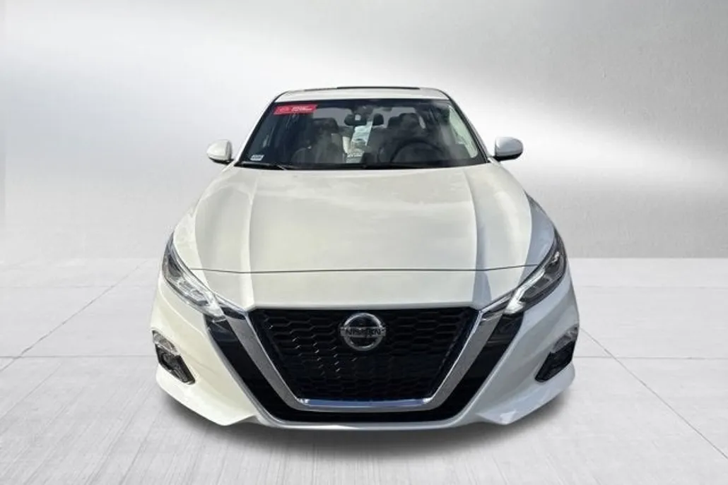 2021 Nissan Altima 2.5 Platinum photo 1