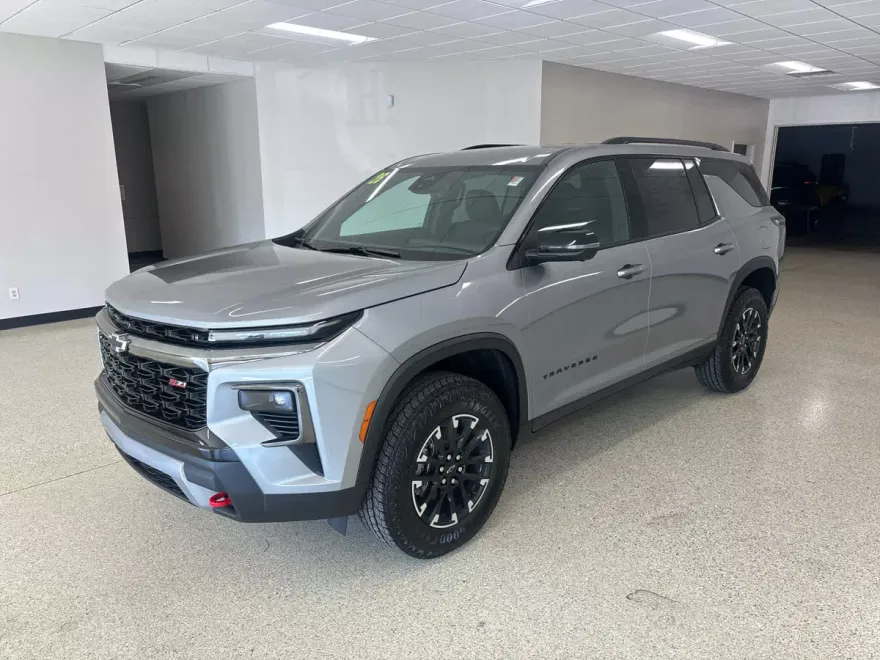 2026 Chevrolet Traverse Z71 photo 1