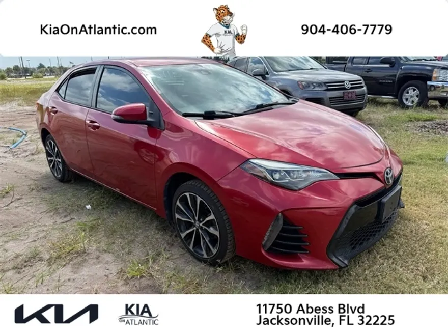 2017 Toyota Corolla SE photo 1