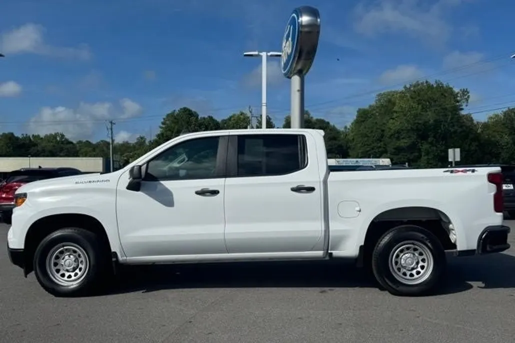 2024 Chevrolet Silverado 1500 photo 1