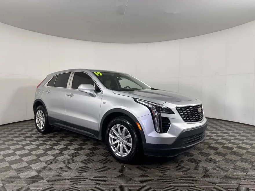 2019 Cadillac XT4 Luxury photo 1