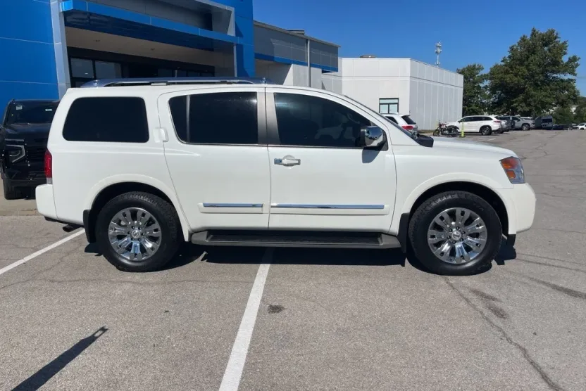 2015 Nissan Armada Platinum photo 1