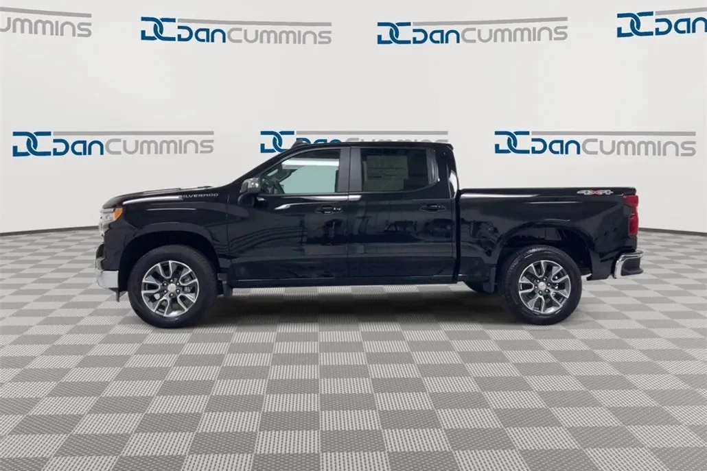 2026 Chevrolet Silverado 1500 LT photo 1