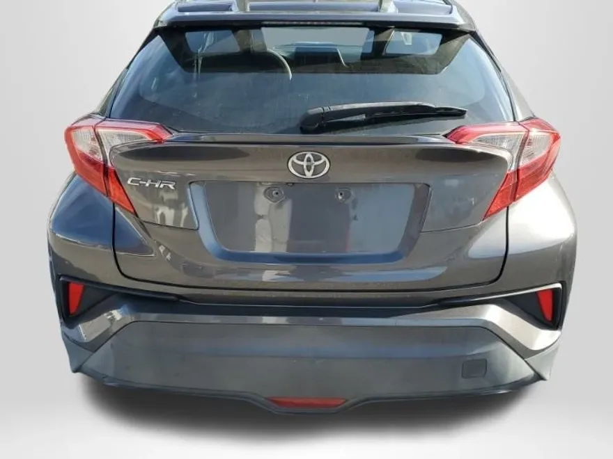 2018 Toyota C-HR XLE Premium photo 1