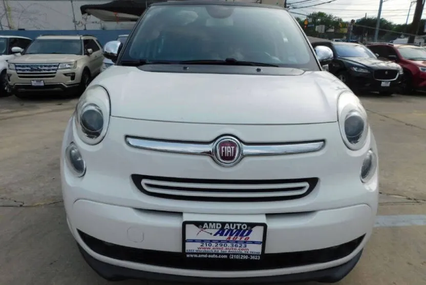 2014 Fiat 500L Lounge photo 1