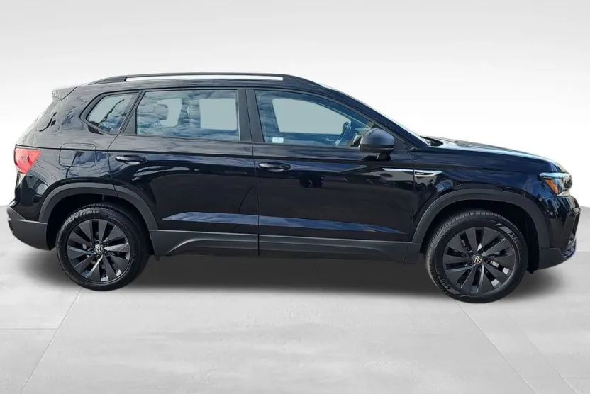 2024 Volkswagen Taos S photo 1