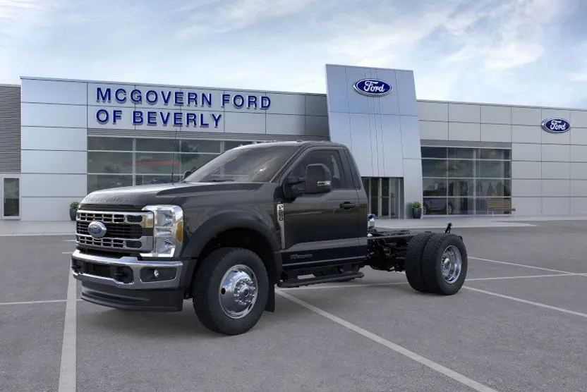 2025 Ford F-550 photo 1
