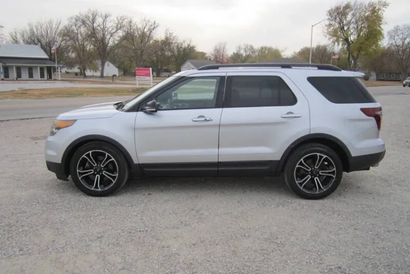 2013 Ford Explorer Sport photo 1