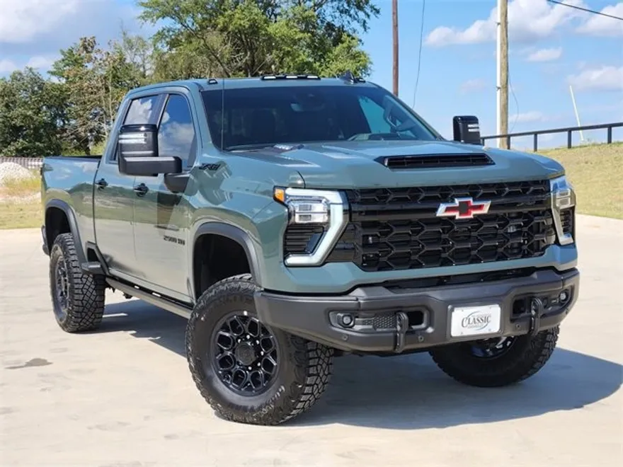 2026 Chevrolet Silverado 2500HD ZR2 photo 1