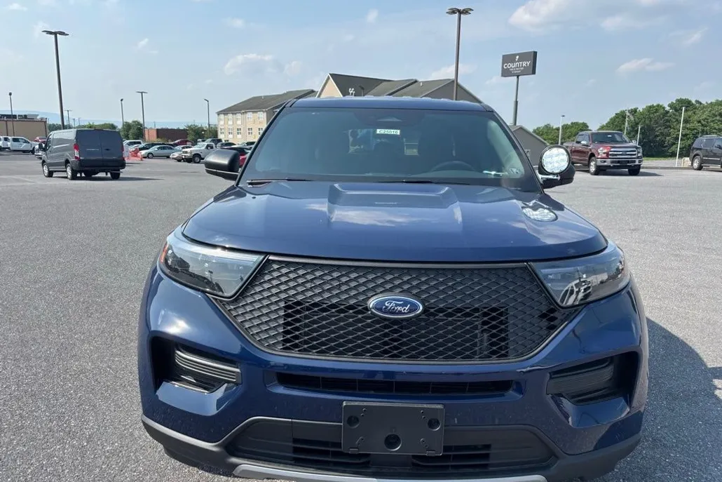 2025 Ford Explorer photo 1