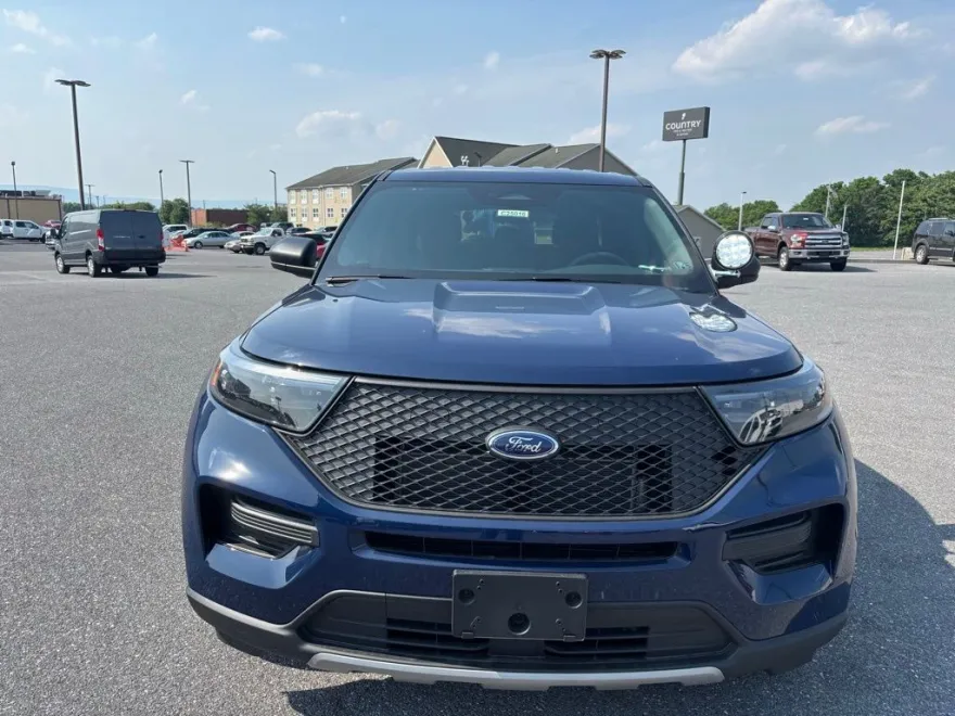 2025 Ford Explorer photo 1