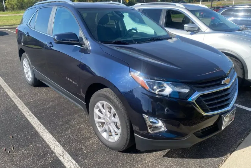 2021 Chevrolet Equinox LT photo 1