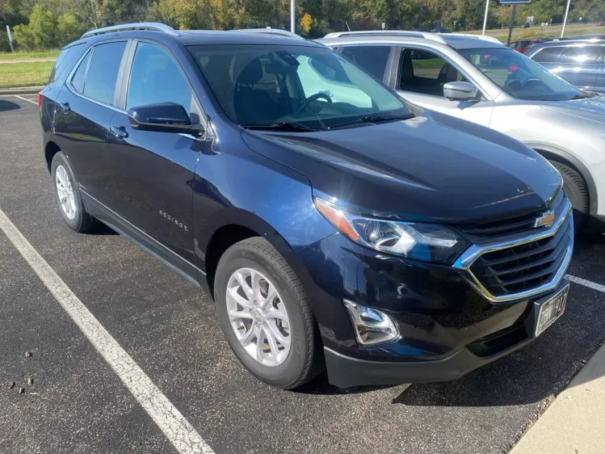 2021 Chevrolet Equinox LT photo 1