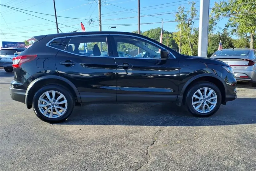 2021 Nissan Rogue Sport S photo 1