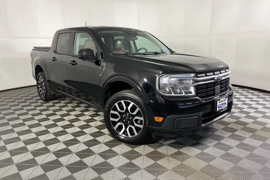 2022 Ford Maverick Lariat photo 1