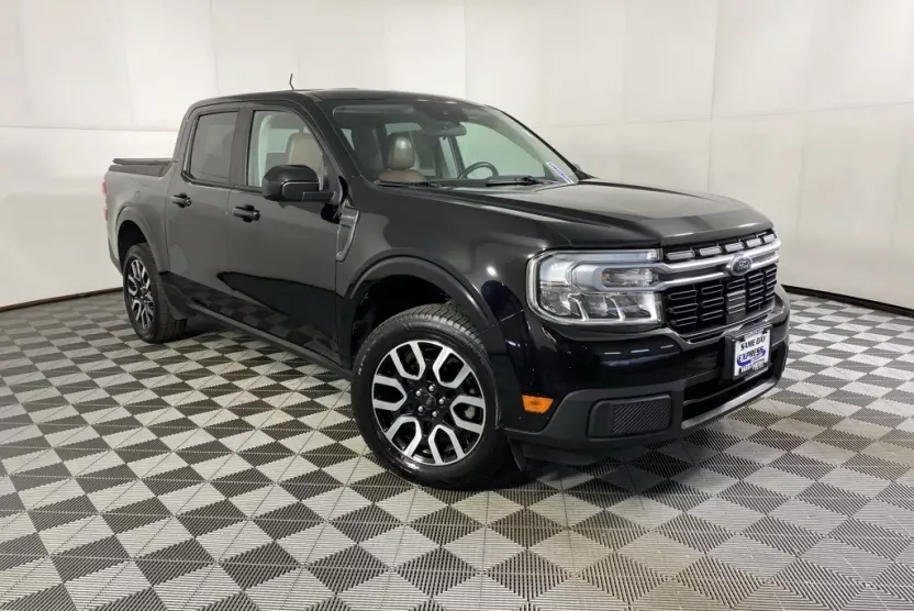 2022 Ford Maverick Lariat photo 1