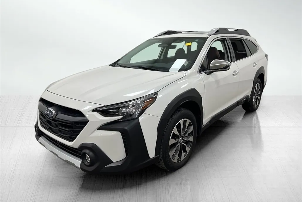 2023 Subaru Outback Touring XT photo 1