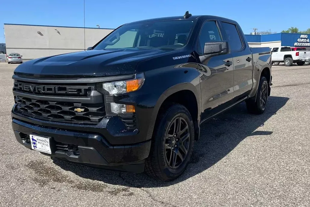 2023 Chevrolet Silverado 1500 Custom photo 1