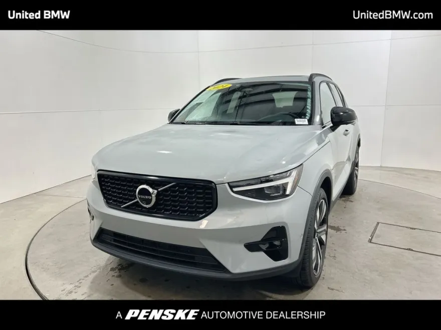 2024 Volvo XC40 Ultimate photo 1