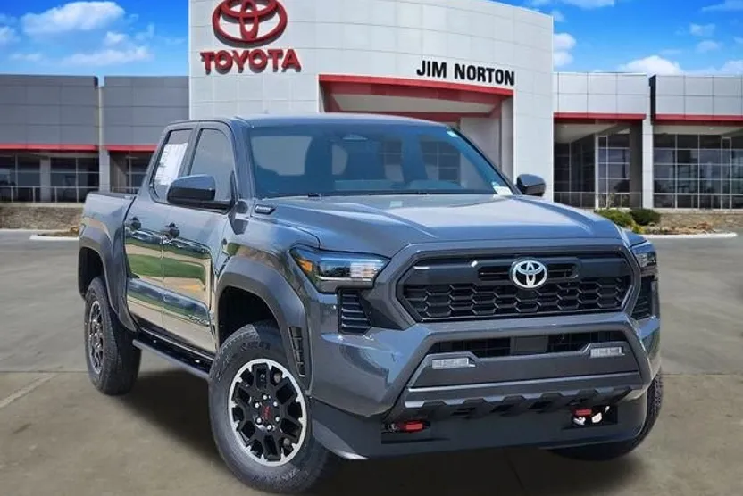 2025 Toyota Tacoma TRD Off-Road Double Cab photo 1