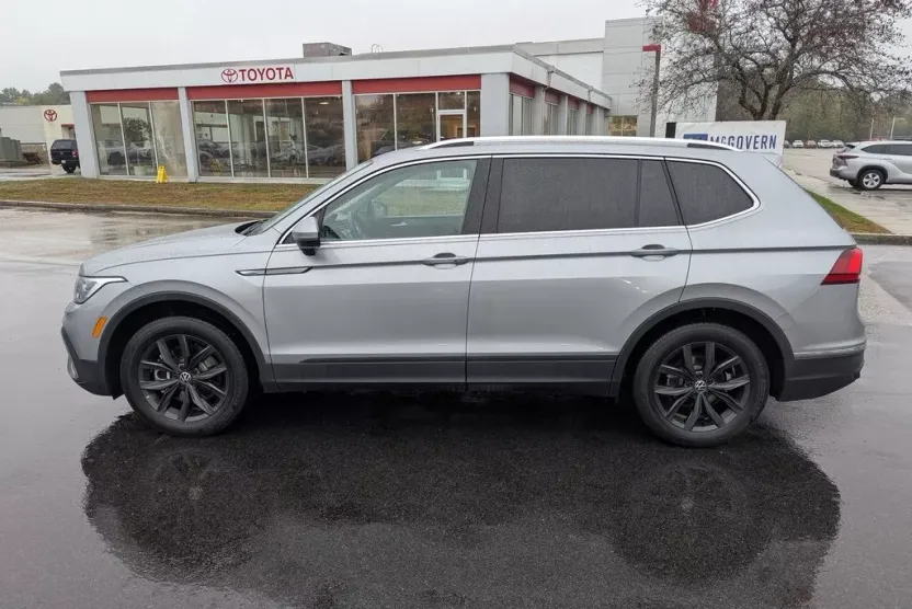 2024 Volkswagen Tiguan SE Wolfsburg Edition photo 1