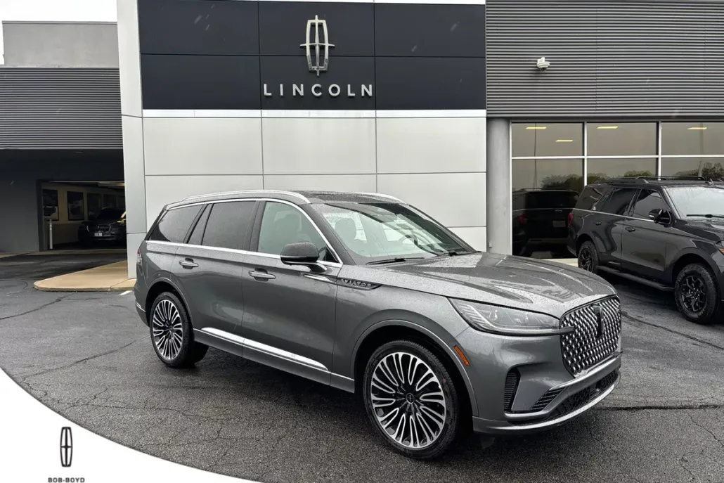 2025 Lincoln Aviator Black Label photo 1