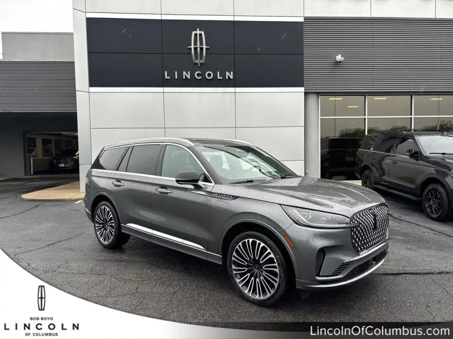2025 Lincoln Aviator Black Label photo 1