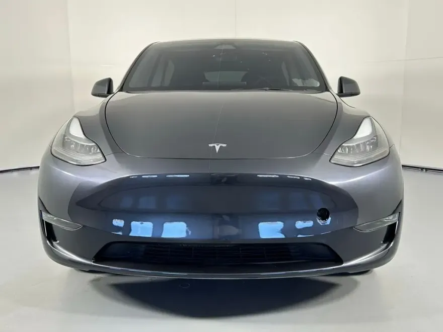 2024 Tesla Model Y Long Range photo 1
