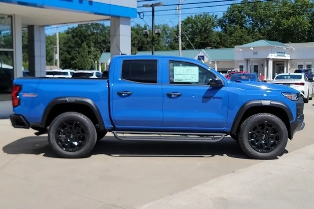 2026 Chevrolet Colorado Trail Boss photo 1