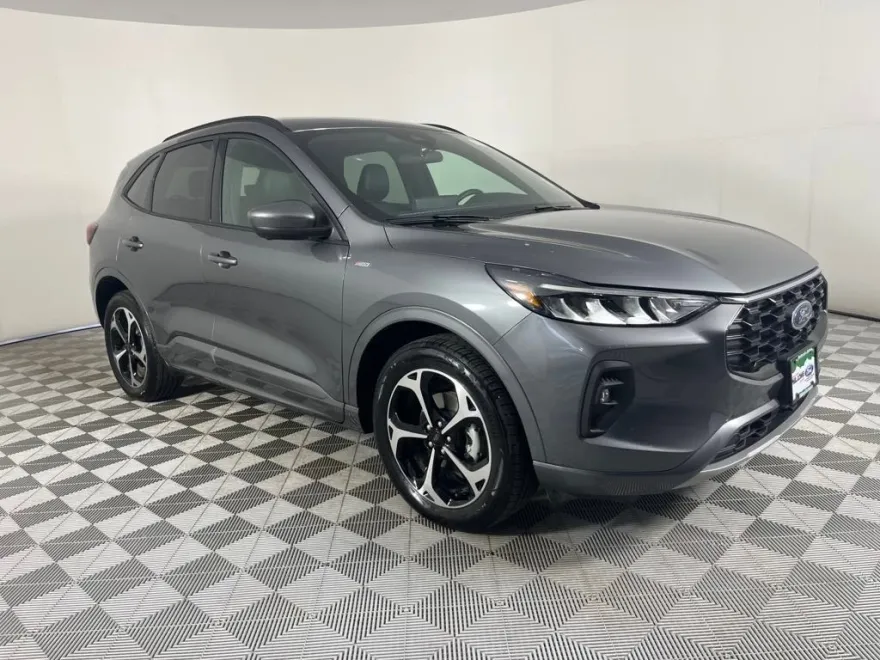 2023 Ford Escape ST-Line Select photo 1
