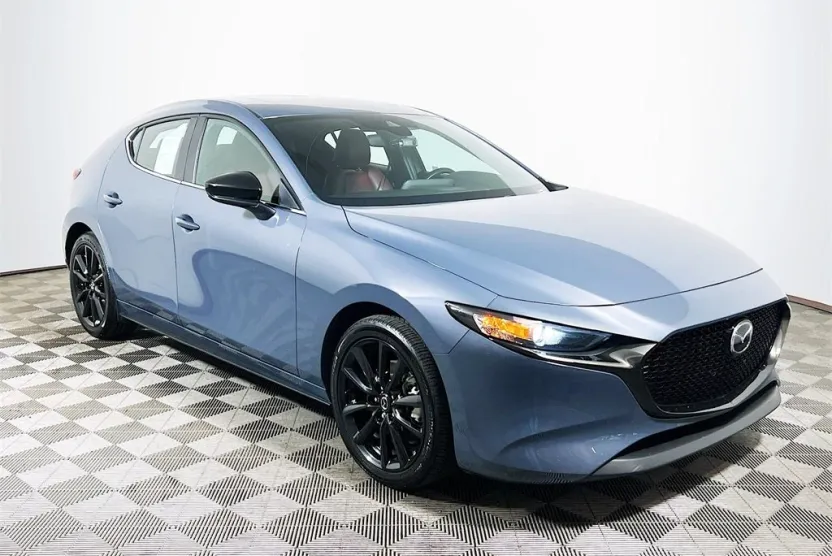 2023 Mazda Mazda3 2.5 s Carbon photo 1