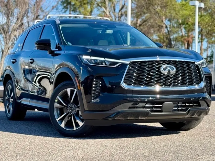 2025 Infiniti QX60 Luxe photo 1