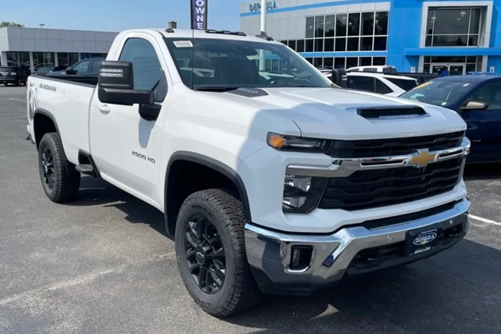 2025 Chevrolet Silverado 2500HD LT photo 1