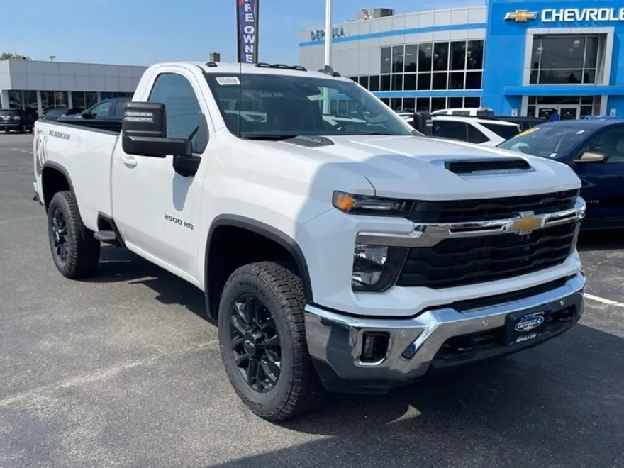 2025 Chevrolet Silverado 2500HD LT photo 1