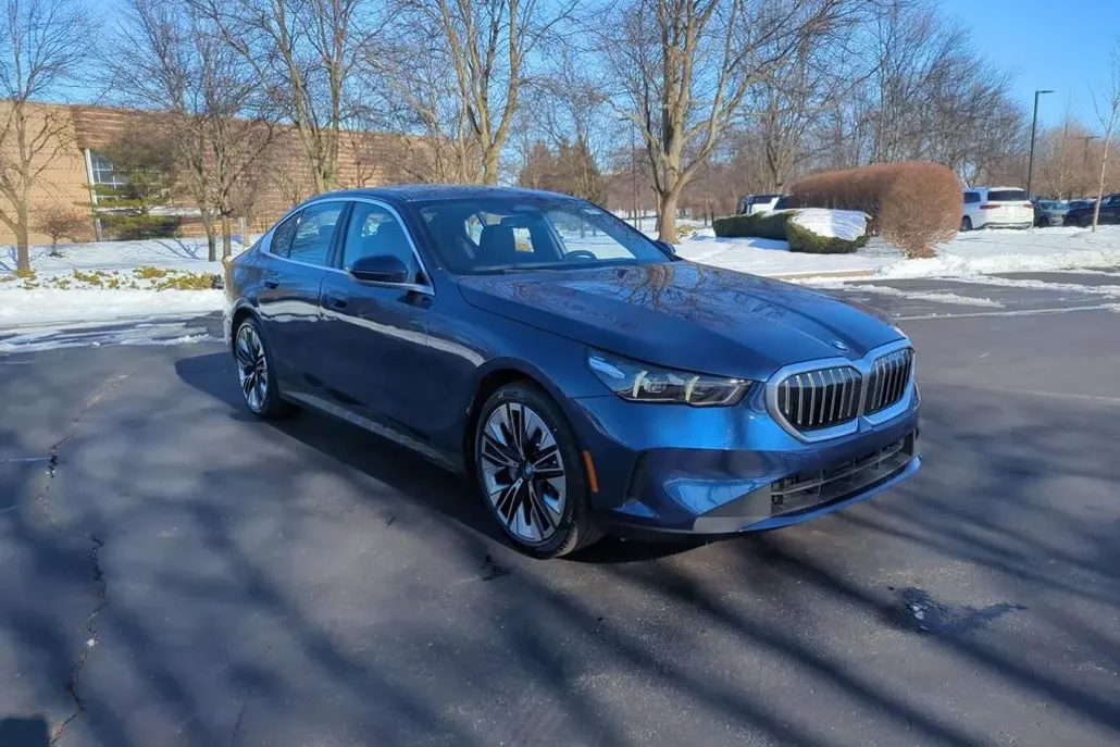 2025 Bmw 530i xDrive Sedan photo 1