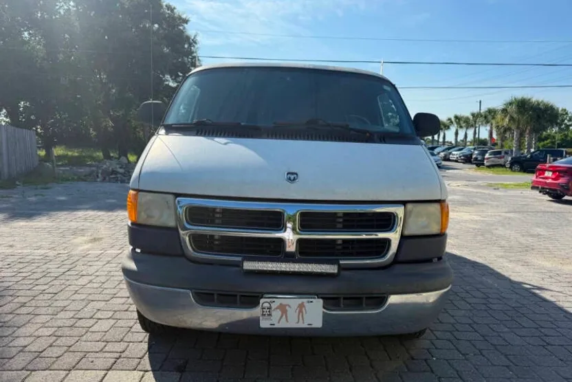 1998 Dodge Ram Van 3500 photo 1