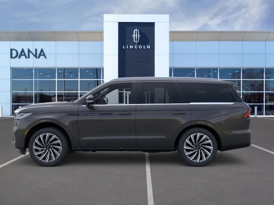 2025 Lincoln Navigator Black Label photo 1
