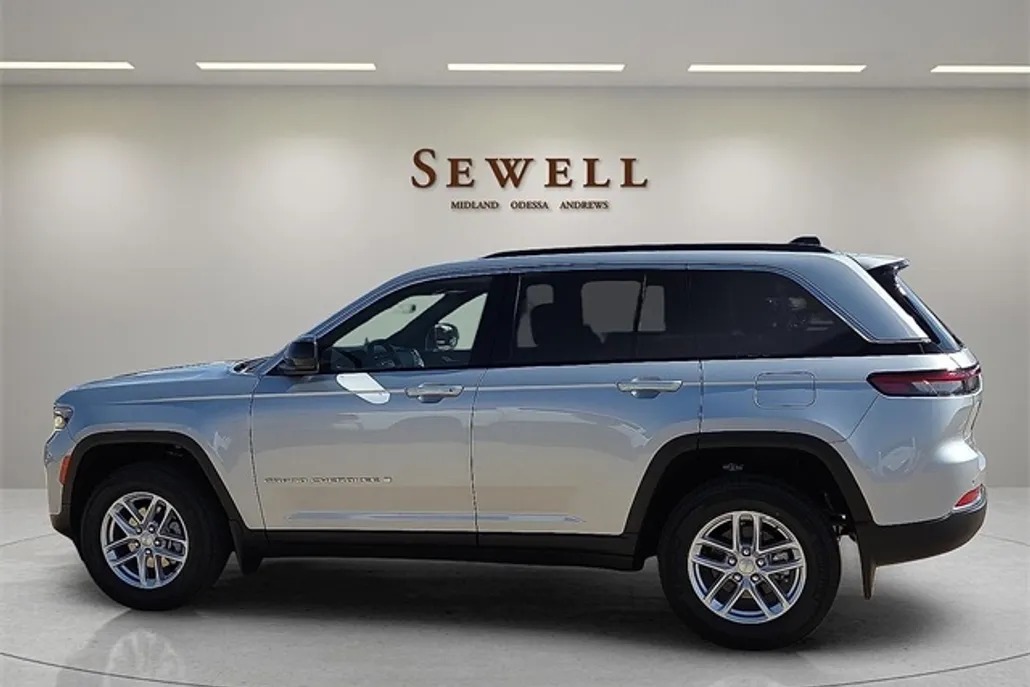 2025 Jeep Grand Cherokee Laredo X photo 1