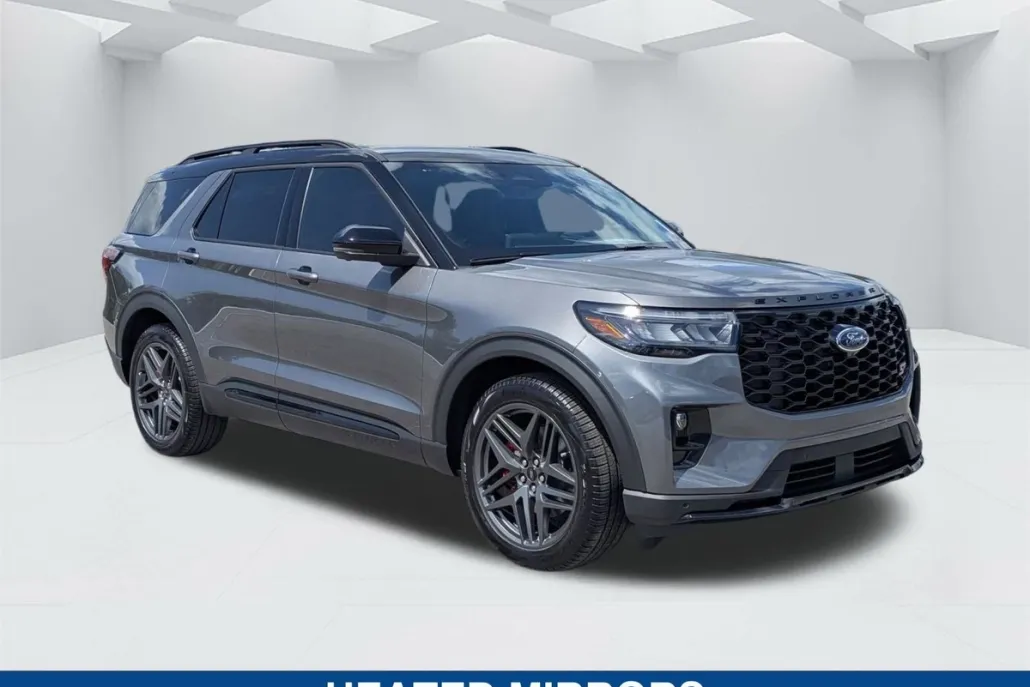 2025 Ford Explorer ST photo 1
