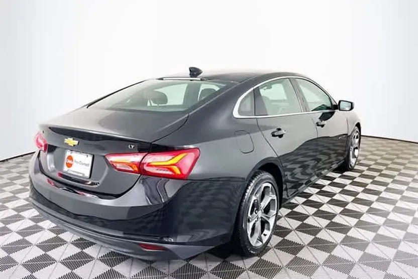 2022 Chevrolet Malibu 1LT photo 1
