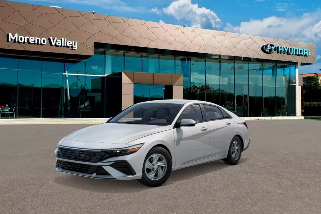 2025 Hyundai Elantra SE photo 1