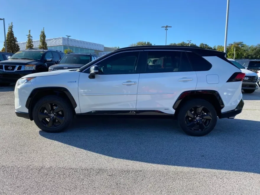 2019 Toyota RAV4 Hybrid XSE photo 1