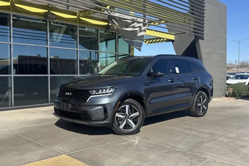 2022 Kia Sorento S photo 1