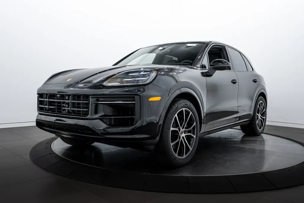 2026 Porsche Cayenne Base photo 1
