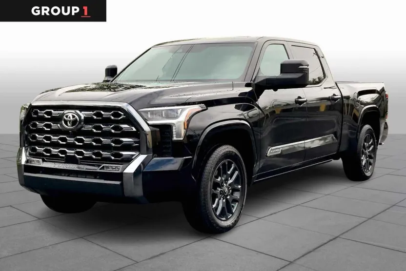 2025 Toyota Tundra Platinum CrewMax photo 1