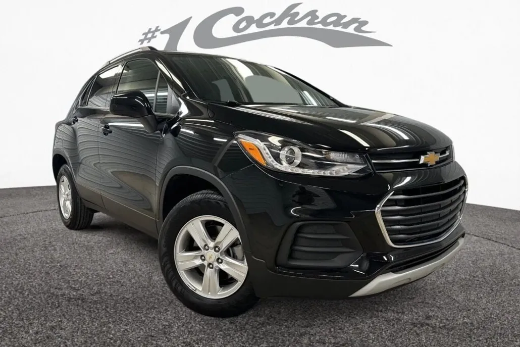 2022 Chevrolet Trax LT photo 1