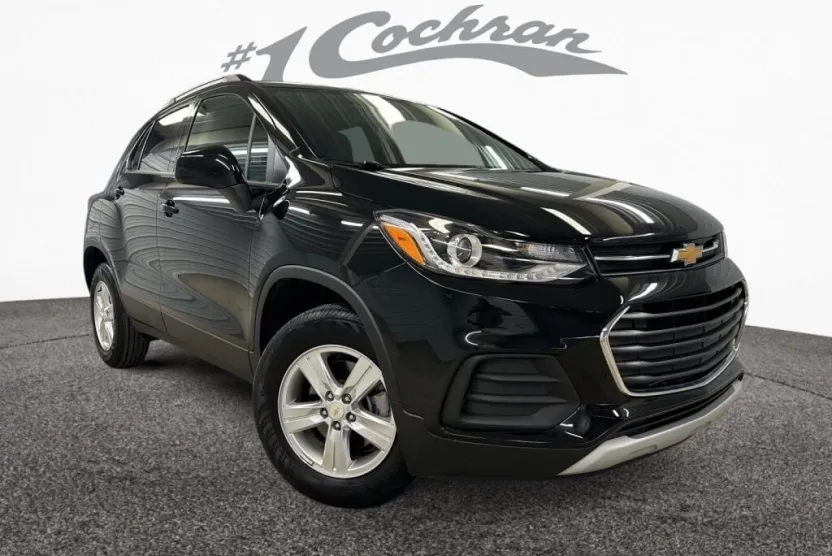 2022 Chevrolet Trax LT photo 1