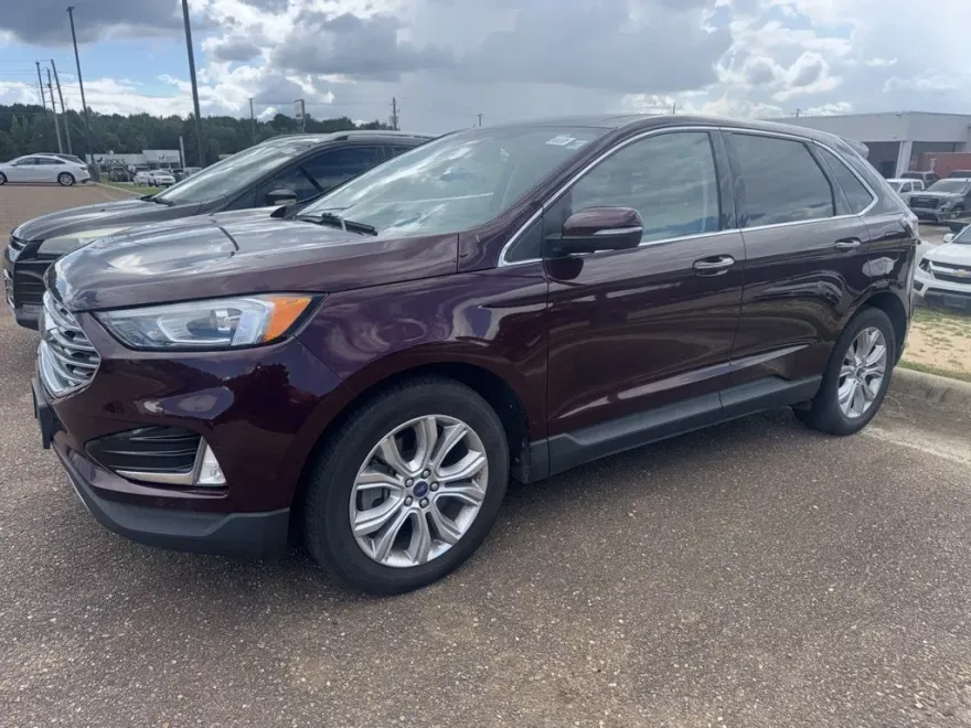 2021 Ford Edge Titanium photo 1