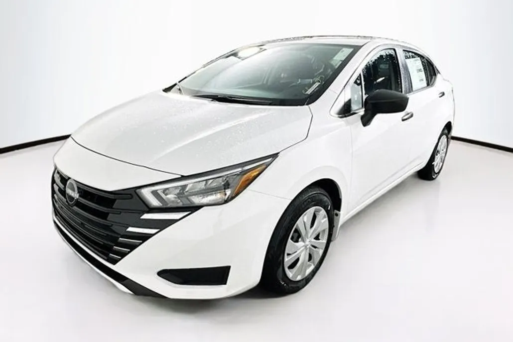 2025 Nissan Versa S photo 1